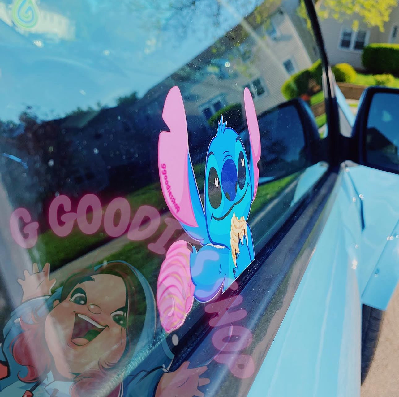 Alien Concha OG- Peeker Car Decal